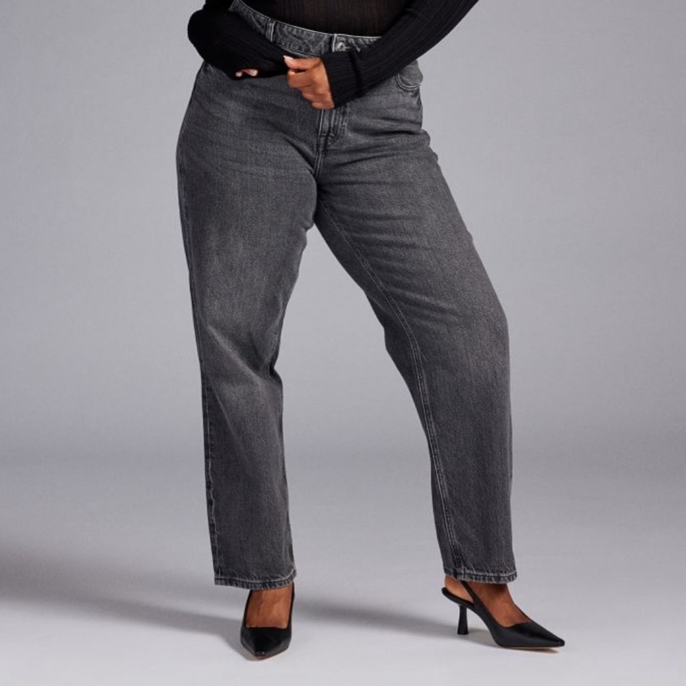 NWT H&M Tapered Regular Waist Jeans
